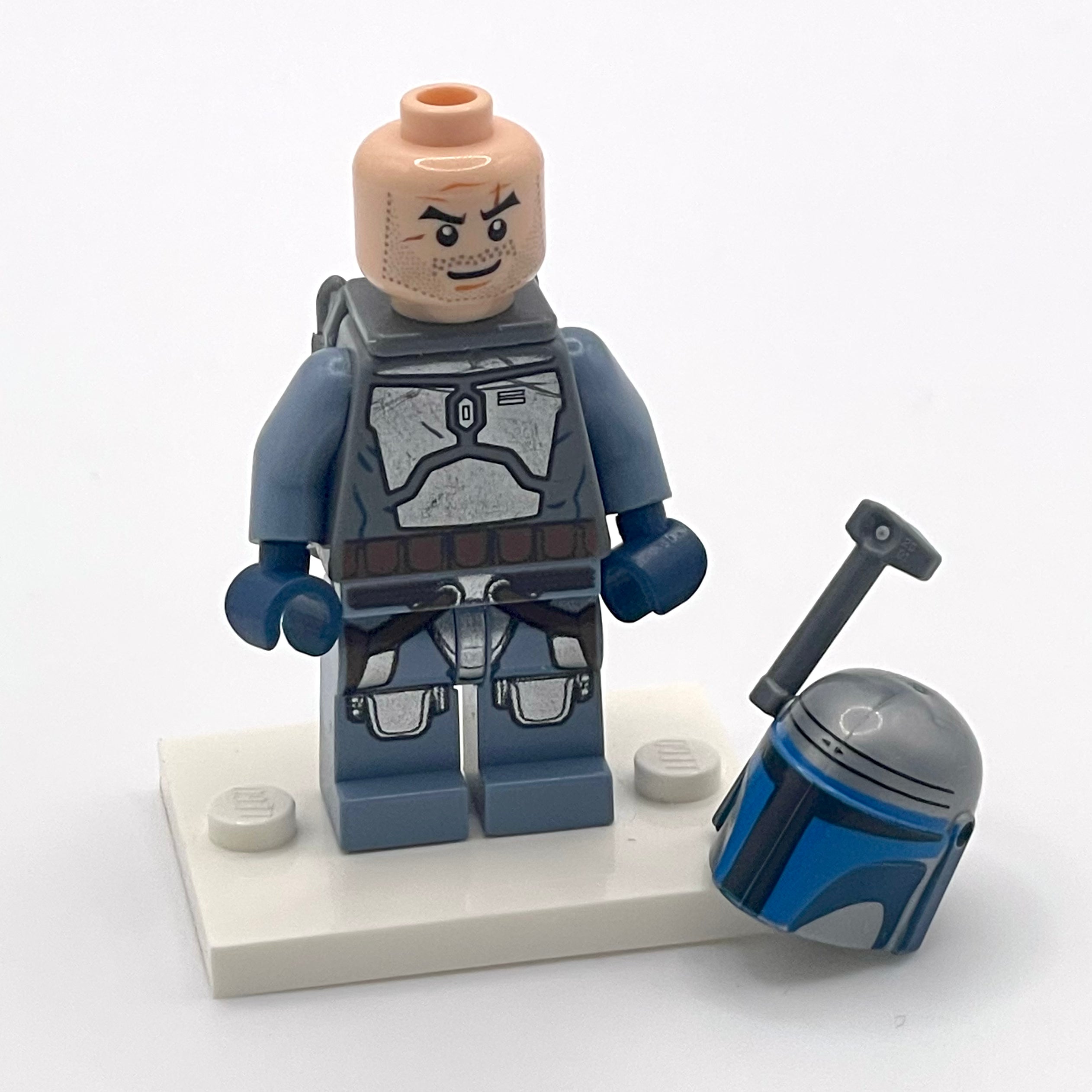 Jango Fett - Light Nougat Head, Smile (DARK GREY JETPACK)(Some Torso Wear)