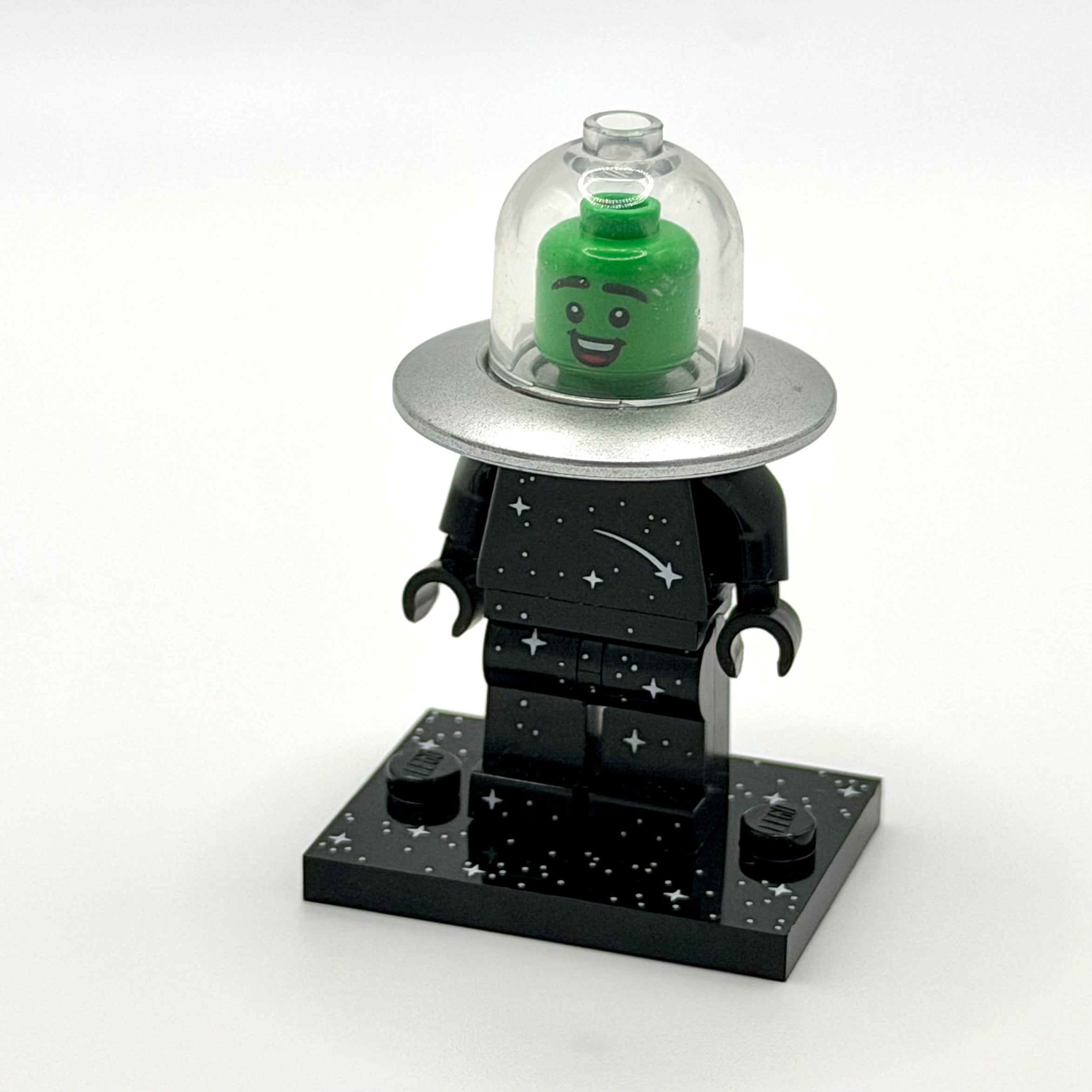 Flying Saucer Costume Fan, Series 26 (Complete Set with Stand and Accessories)