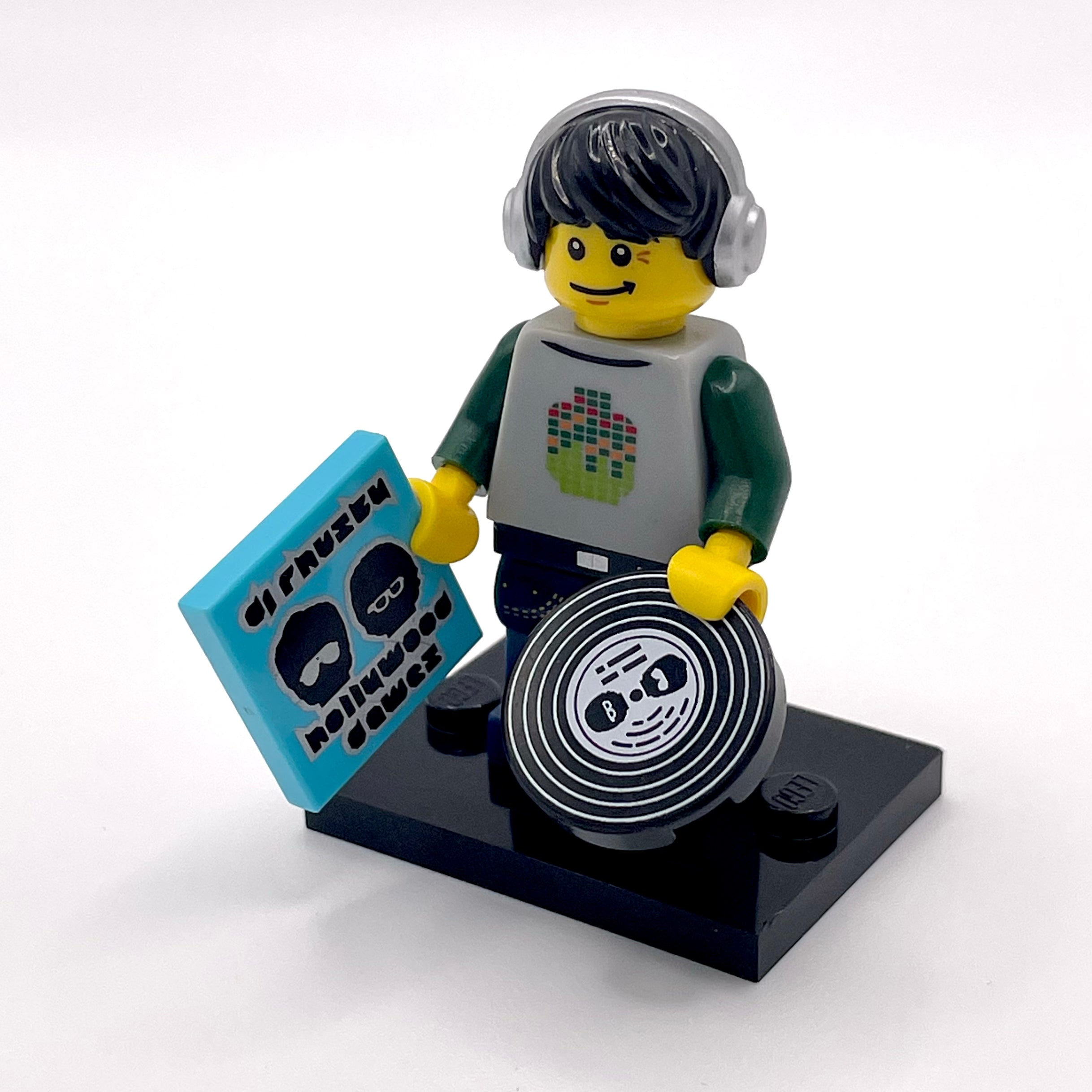 DJ, Series 8 (Complete Set with Stand and Accessories)