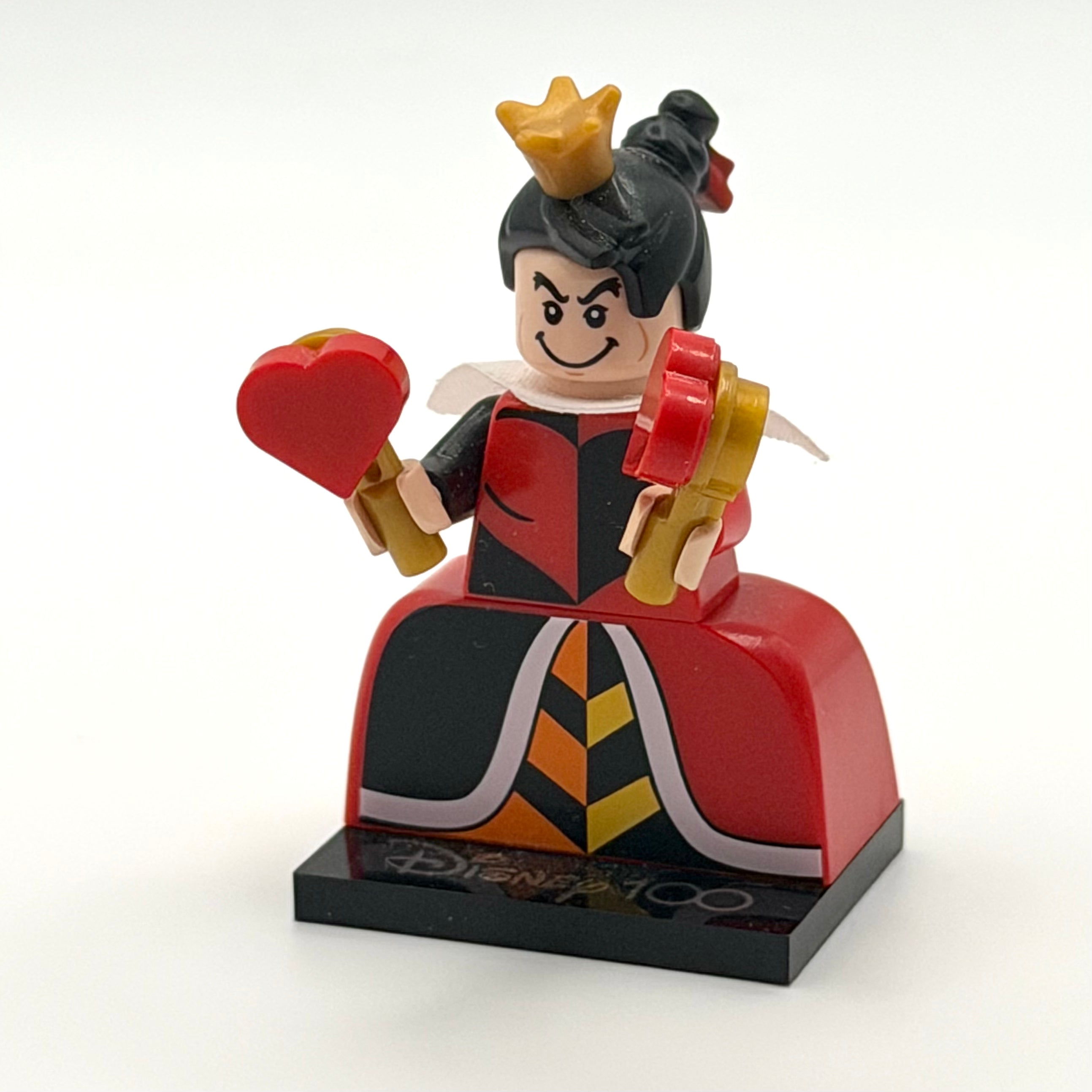 Queen of Hearts, Disney 100 (Complete Set with Stand and Accessories)