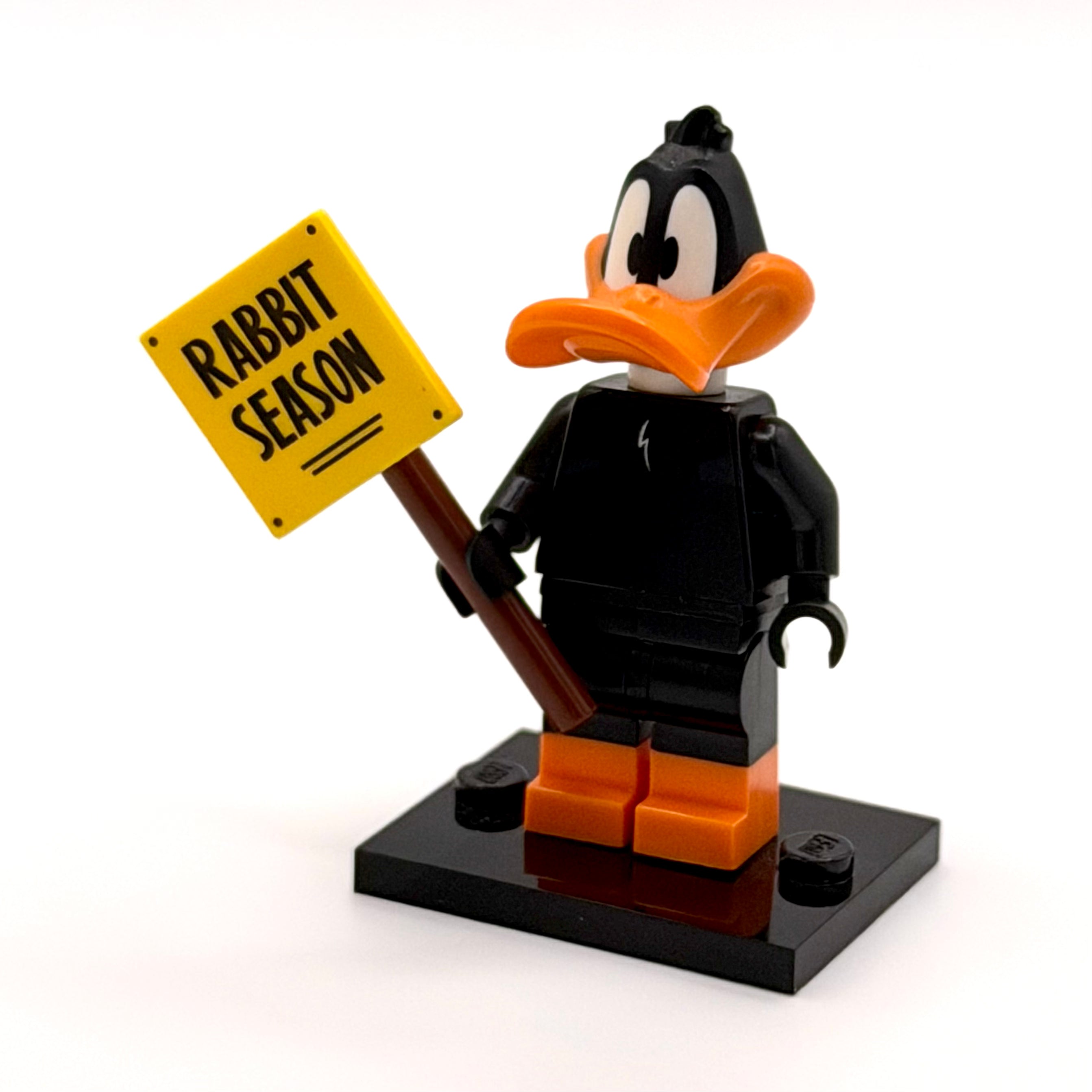Daffy Duck (Complete Set with Stand and Accessories)