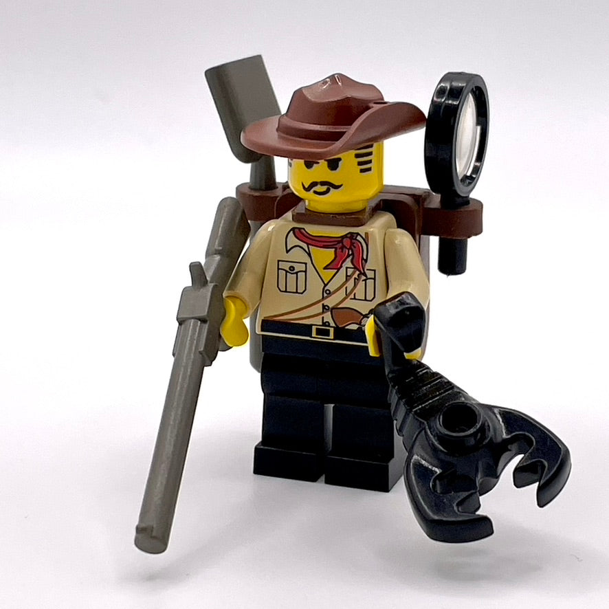 Johnny Thunder (Desert) with Backpack and Accessories