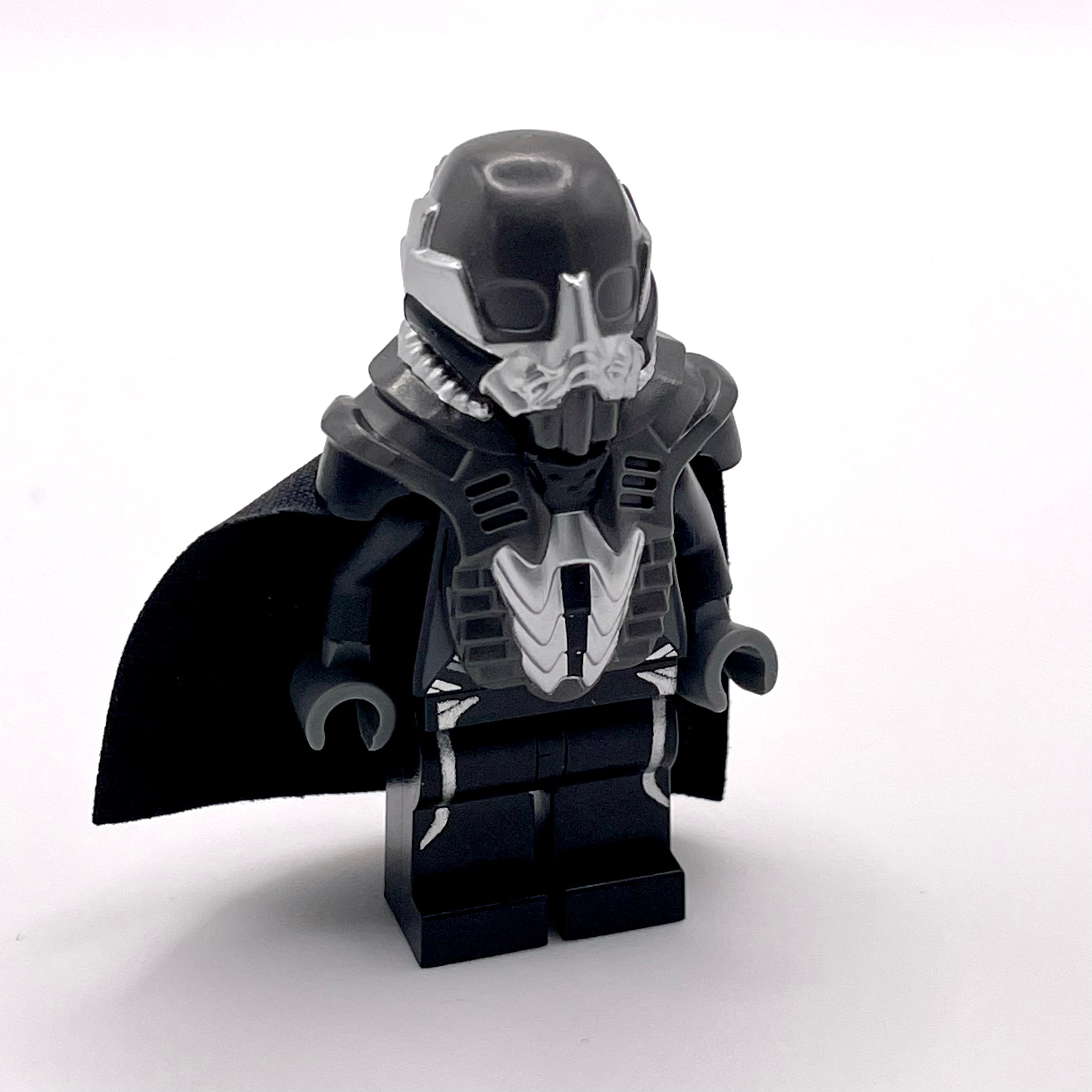 General Zod - Helmet, Cape