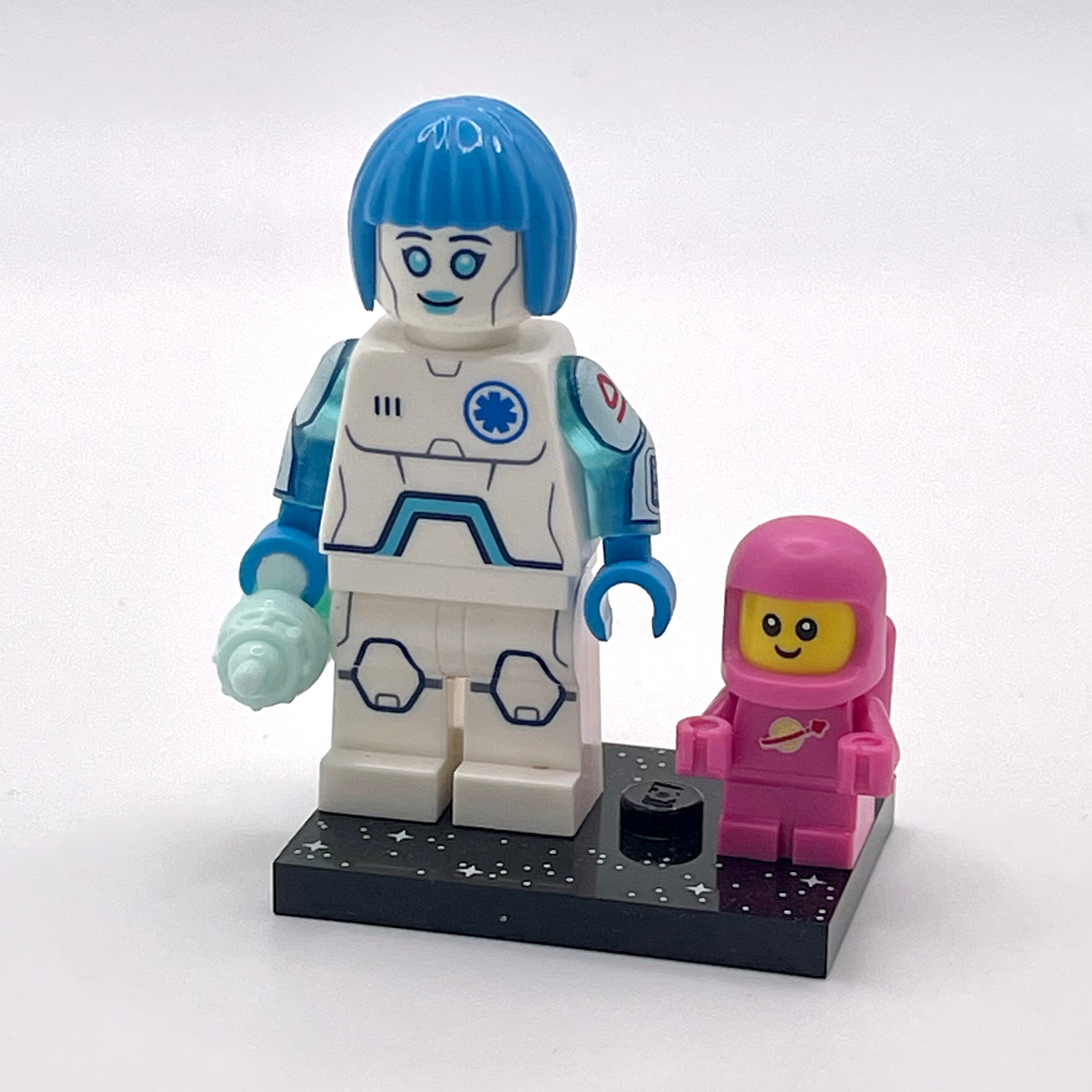 Nurse Android, Series 26 (Complete Set with Stand and Accessories)