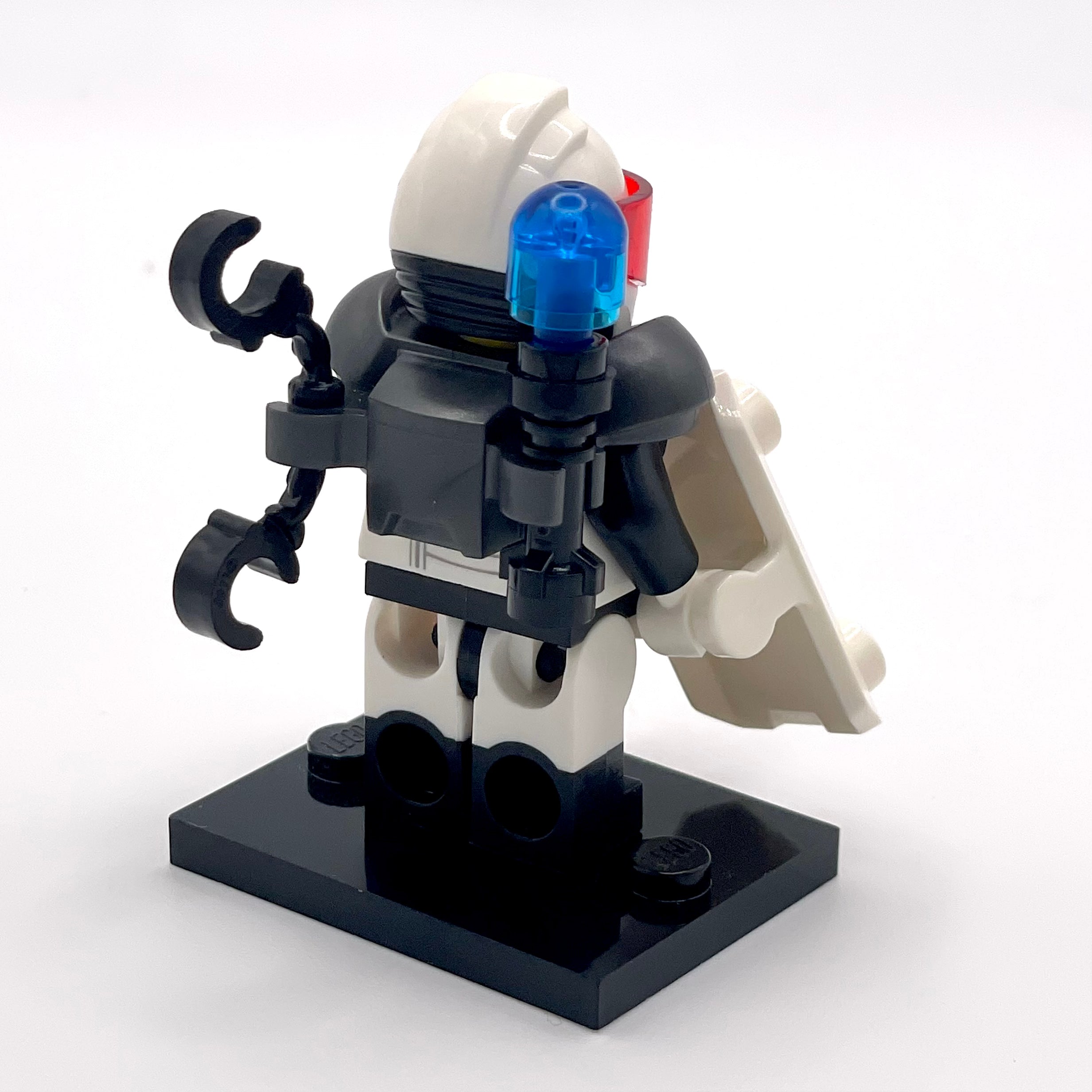Space Police Guy, Series 21 (Complete Set with Stand and Accessories)