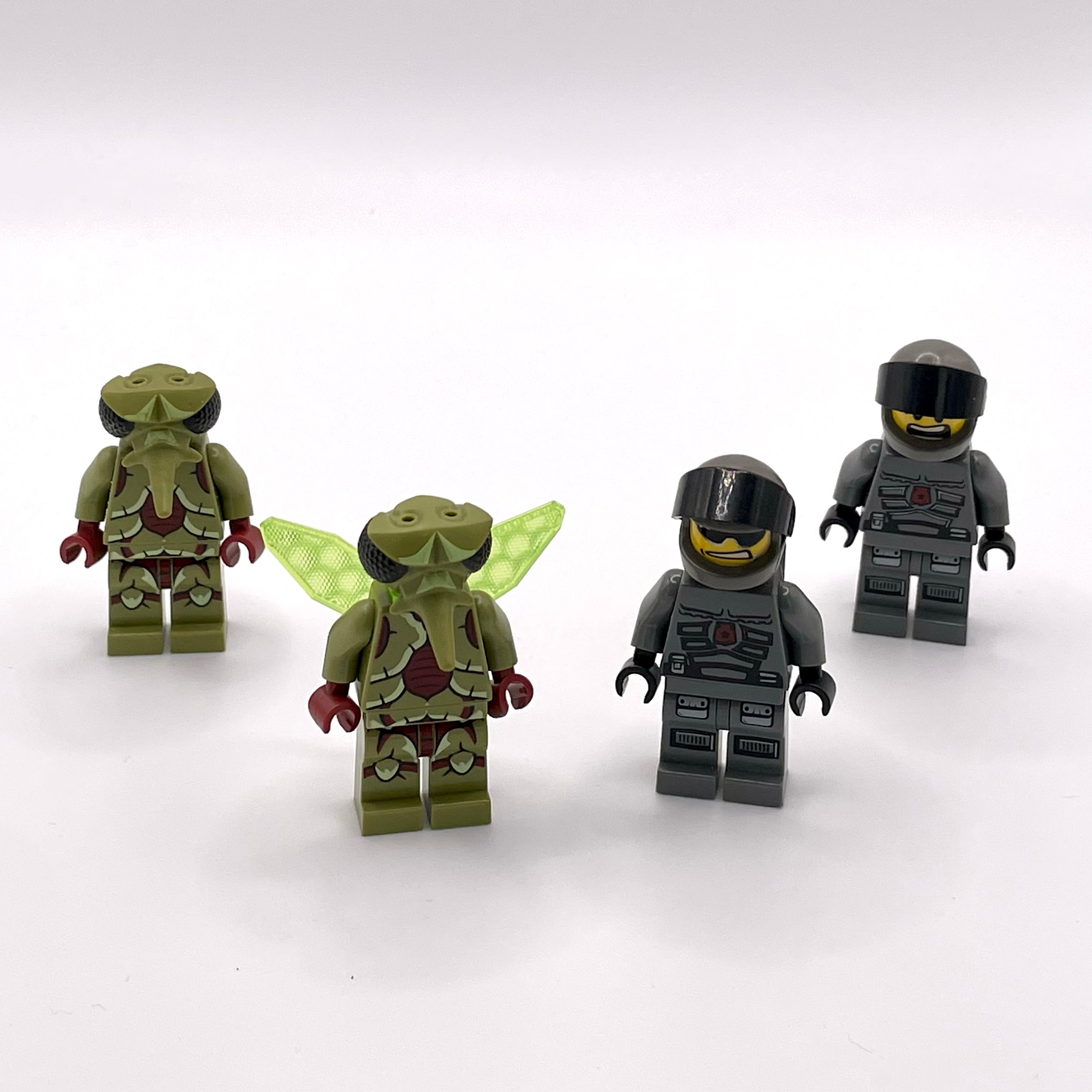 Space Heroes and Aliens