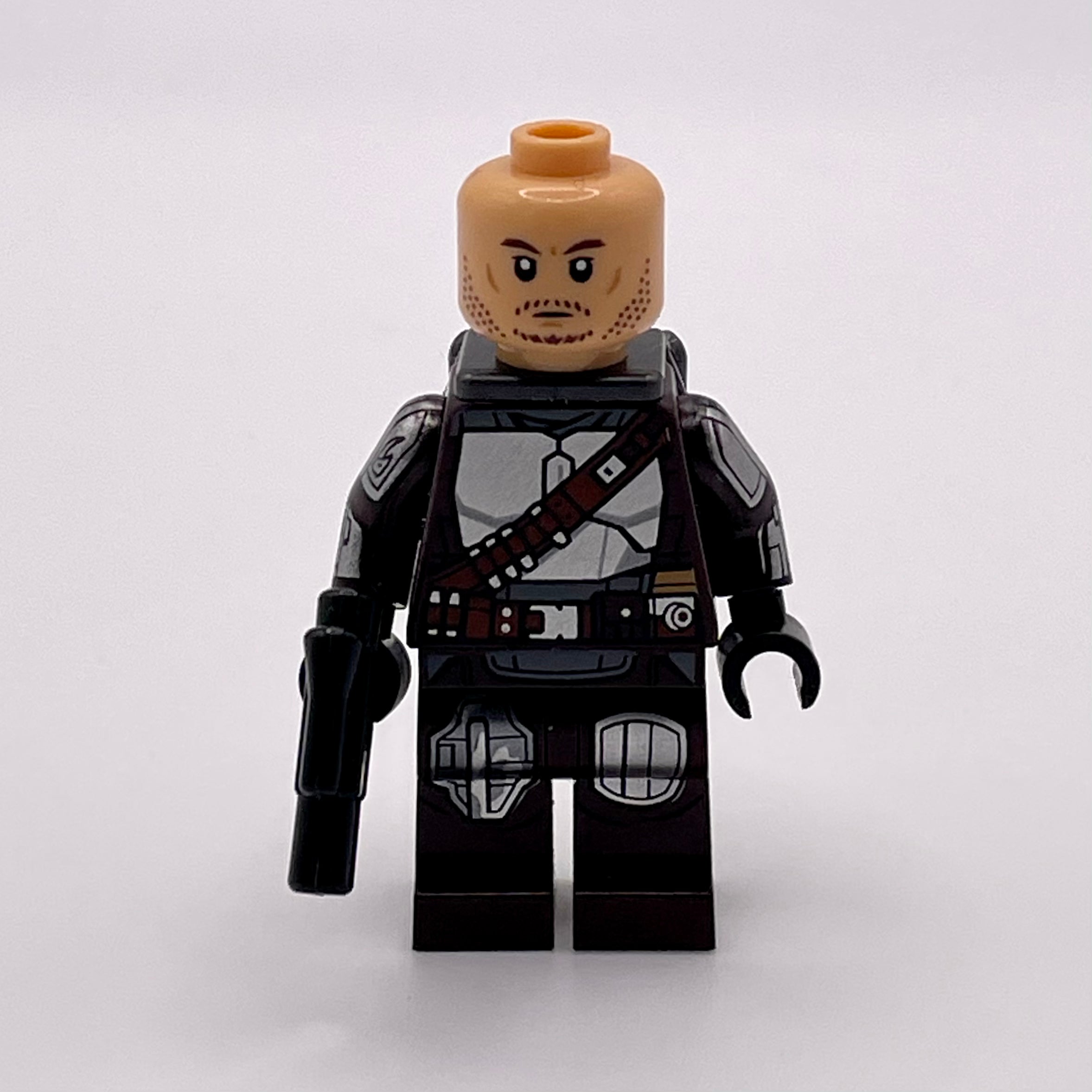 The Mandalorian / Din Djarin / 'Mando' - Silver Beskar Armor, Jet Pack, Helmet with Top Lines