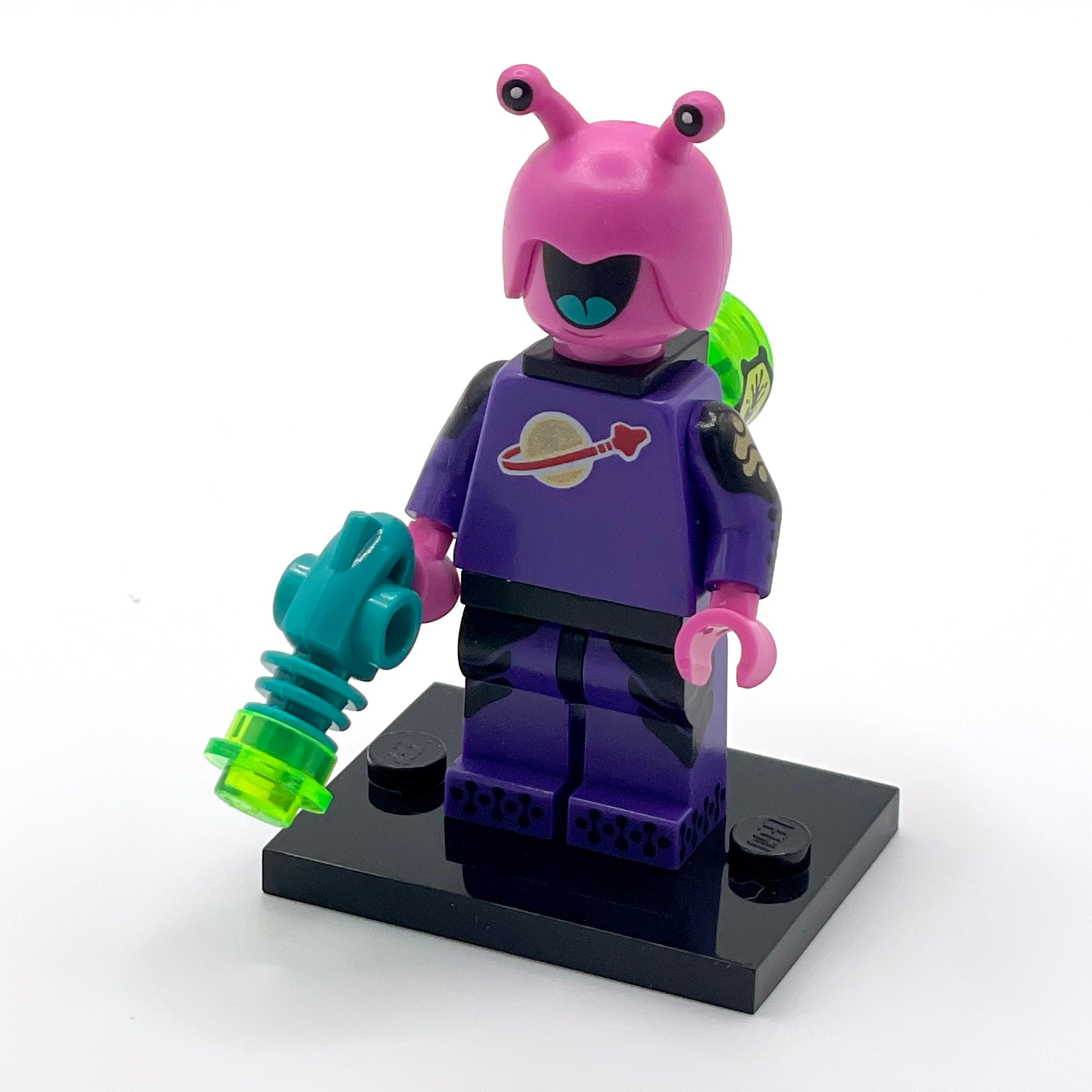 Space Creature, Series 22 (Complete Set with Stand and Accessories)