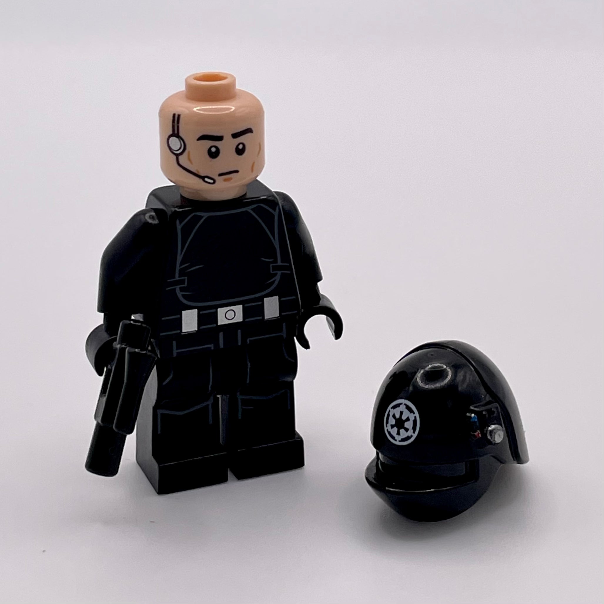 Imperial Gunner - Helmet with White Imperial Logo, Light Nougat Head