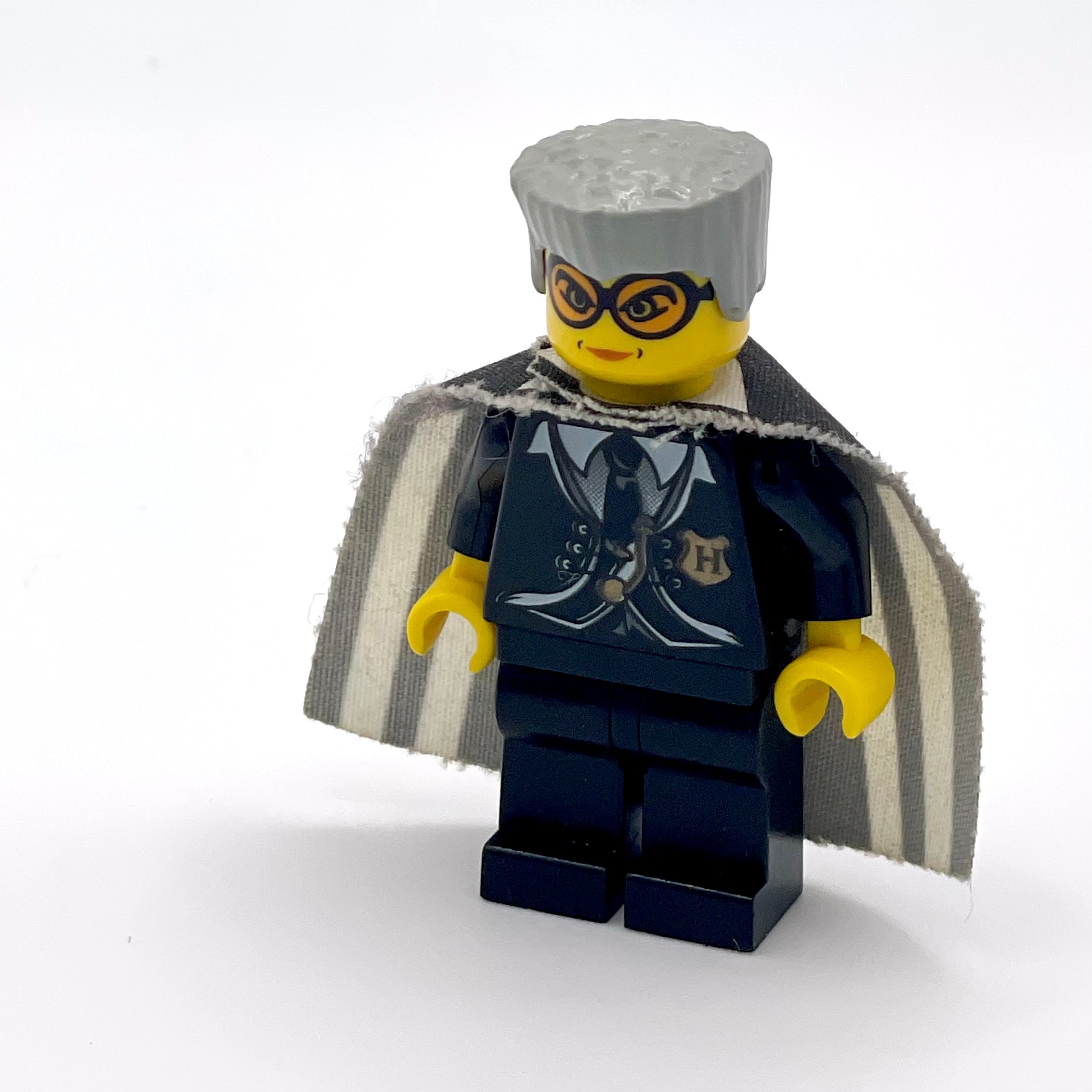 Madam Rolanda Hooch - Cape has Wear