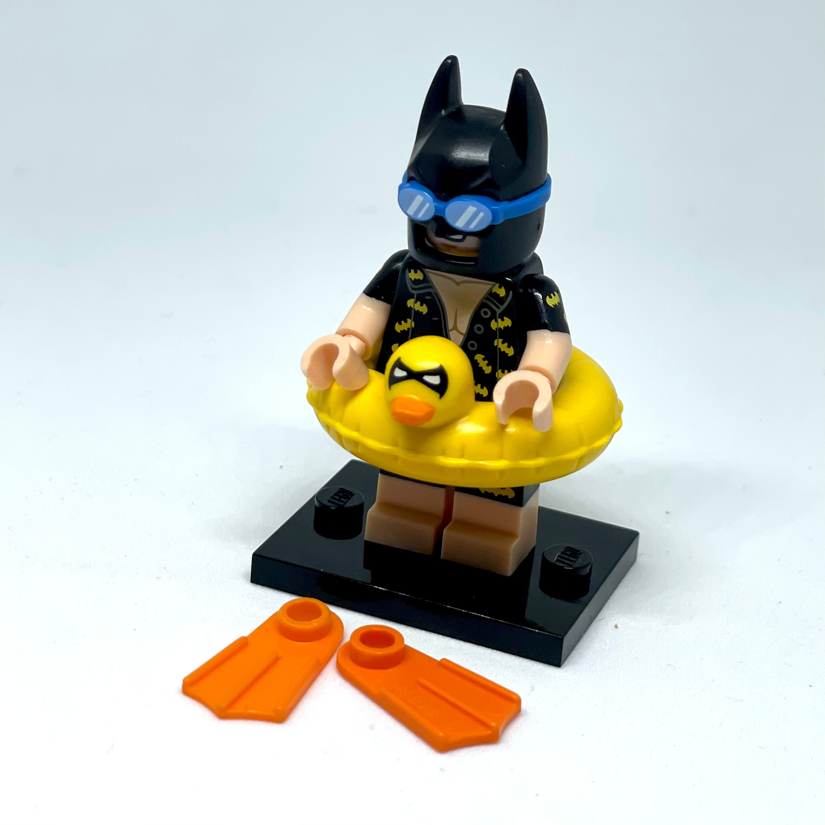 Vacation Batman, The LEGO Batman Movie, Series 1 (Complete Set with Stand and Accessories)