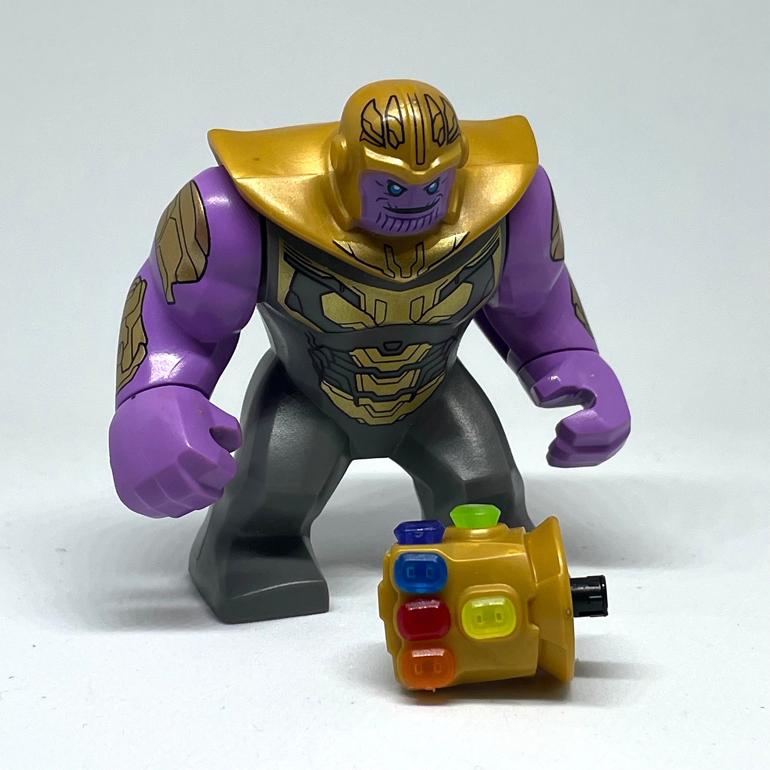 Thanos - Large Figure With Complete Gauntlet